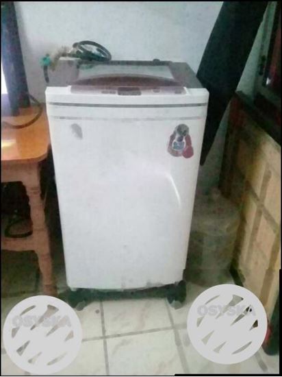 White Single-door Refrigerator