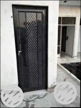 BATHROOM door ghar tak with fitting.. 752607828.0 // 945028382.9