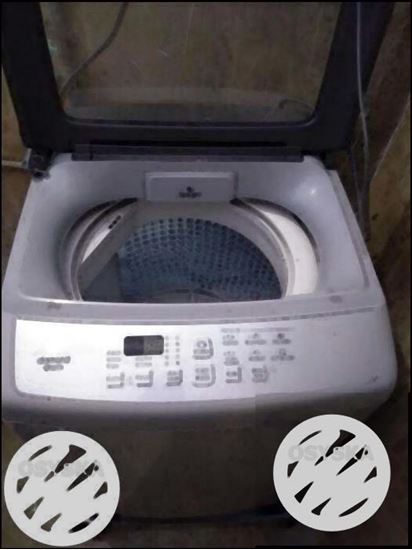 9 months old Samsung wa62m4100hy/tl fully automatic washing machin