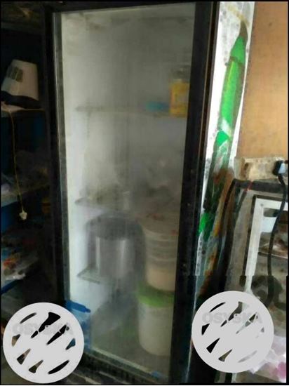 Complete fridge in Good working condition. 7.3.3.7.5.3.7.5.5.0