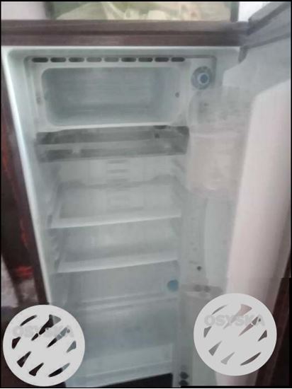 White Single-door Refrigerator