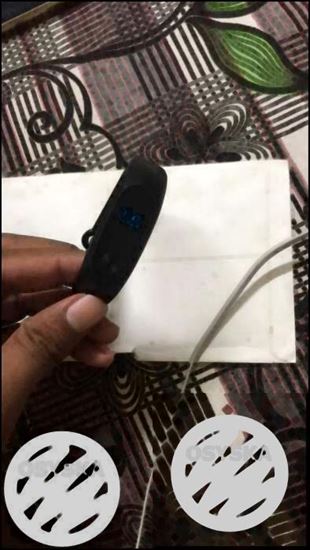 Mi fitness band 2 with box. And bill In warranty