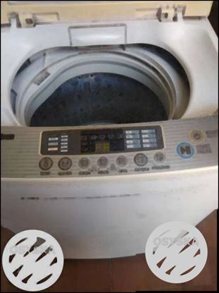 Top load LG fully automatic washing machine in