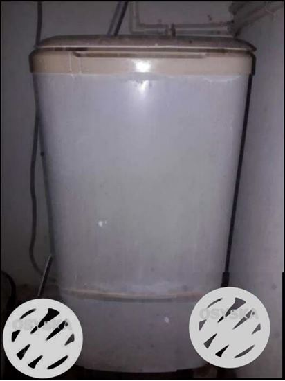 White Top-load Clothes Washer