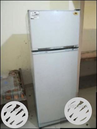 Refrigerator in a working a condition. It is 6-7