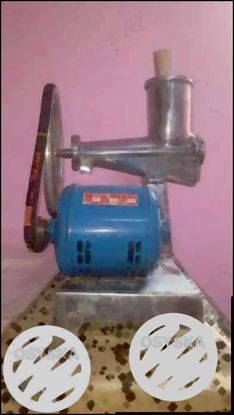 Blue And Silver juicer Machine