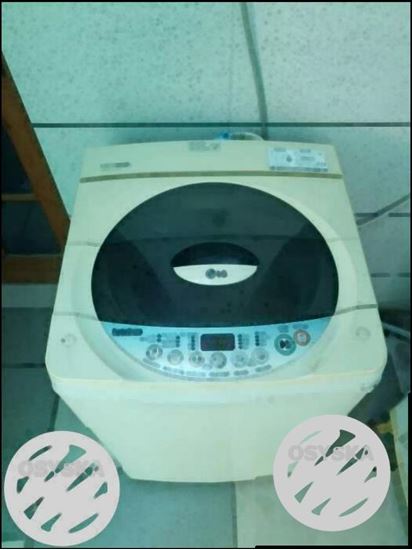 White top-load Clothes Washer lg fully automatic