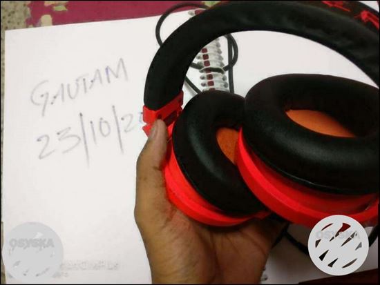 Razer Headphone (Neon Red, Over the Ear)