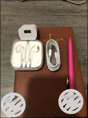 Apple charger and earphones datacable for sale