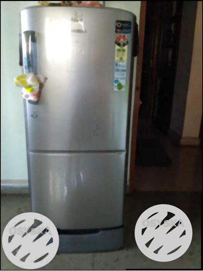 Samsung fridge, silver in colour,single door,