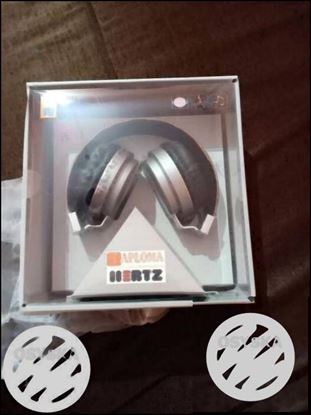 Brand new headphones Bluetooth with wired