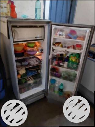 V good condition whirlpool refrigerator